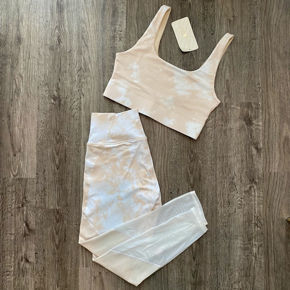 *BRAND NEW* Fabletics Workout Set Size Medium